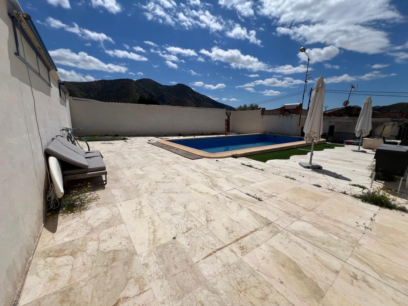Country House for Sale in Algueña, Alicante