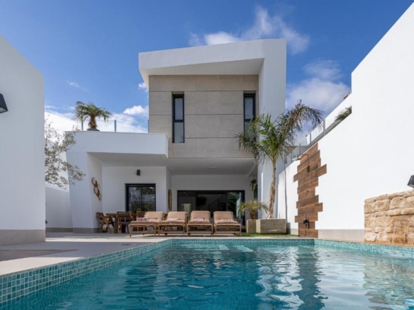 Villa for Sale in Dolores, Alicante