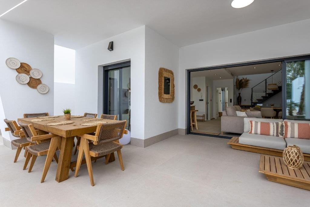 Villa for Sale in Dolores, Alicante