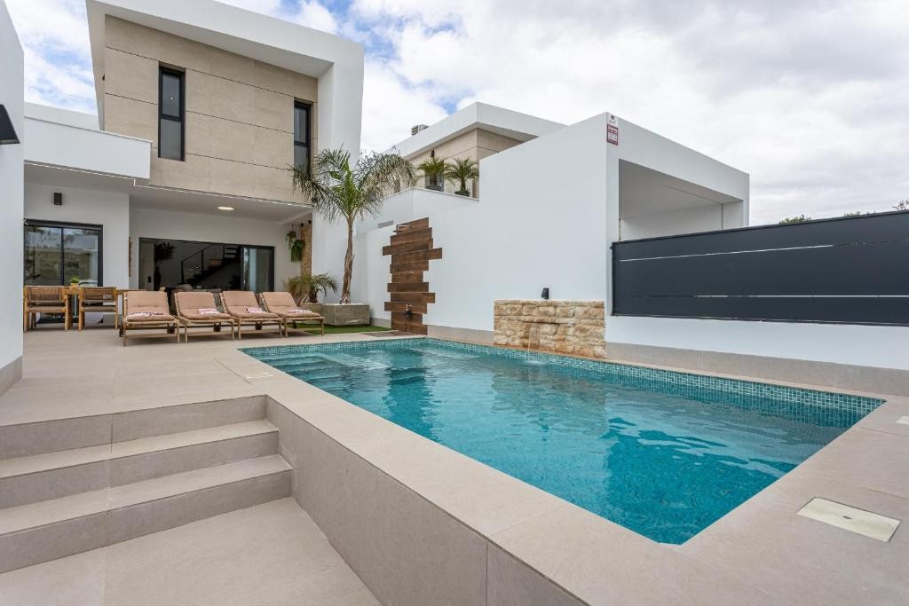 Villa for Sale in Dolores, Alicante
