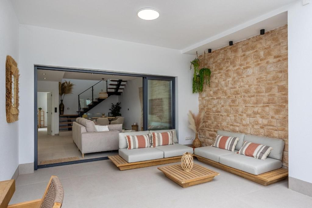 Villa for Sale in Dolores, Alicante