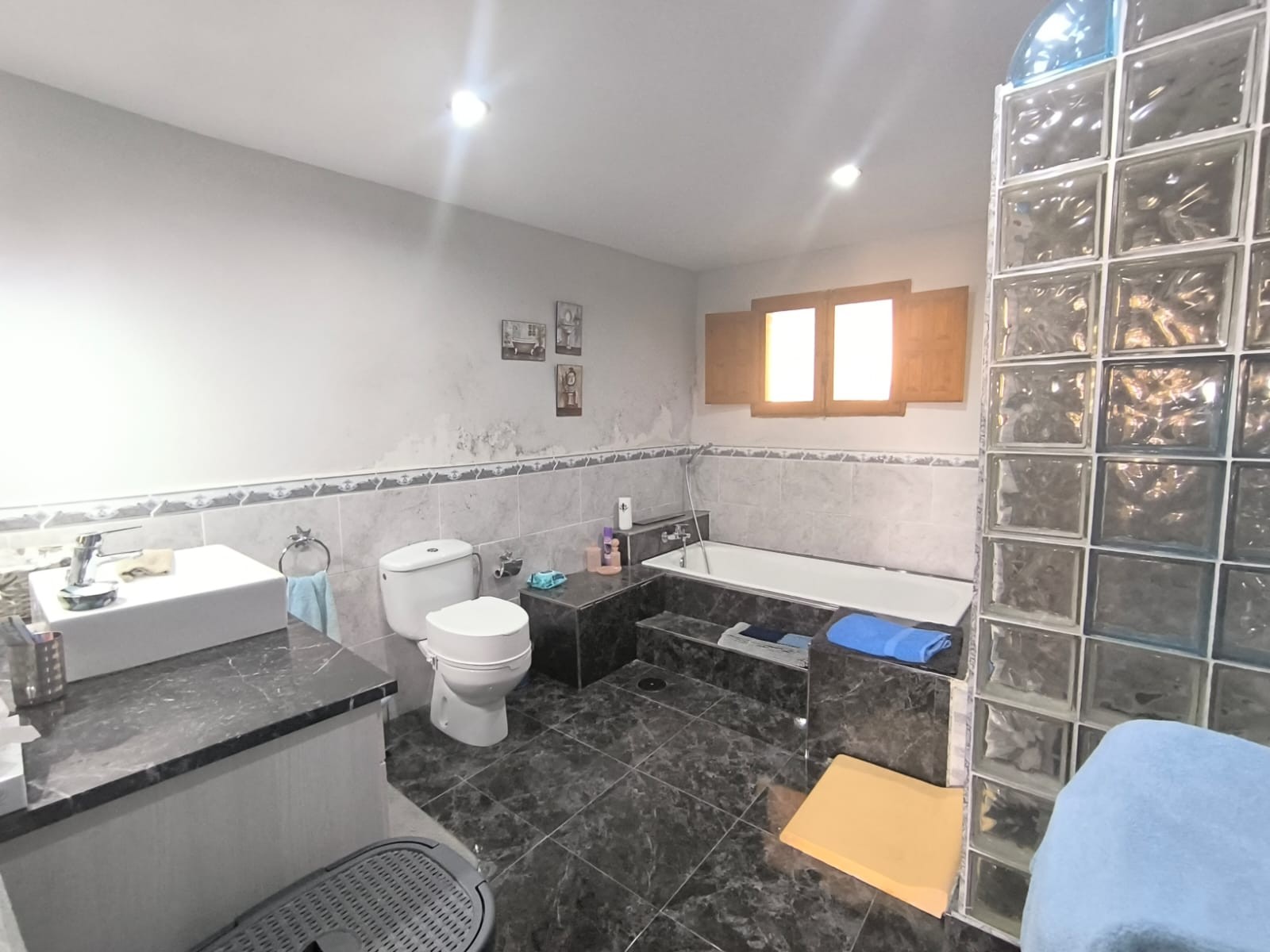 Villa for Sale in Chinorlet, Alicante