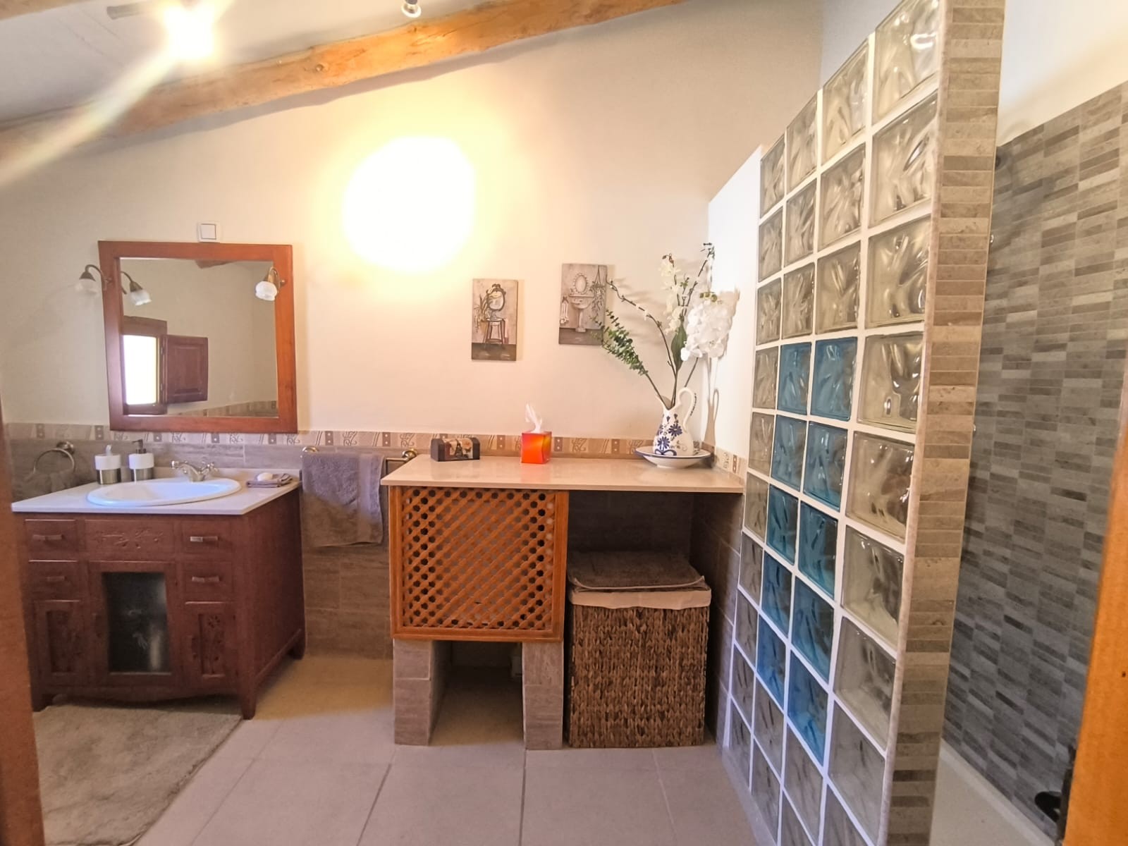 Villa for Sale in Chinorlet, Alicante