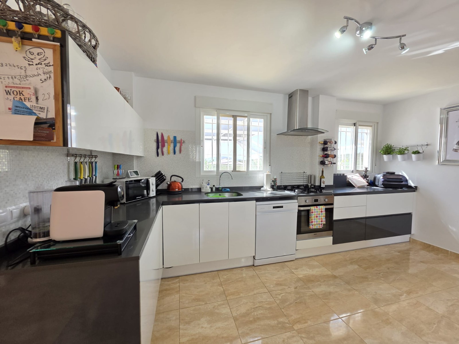 Villa for Sale in Pinoso, Alicante
