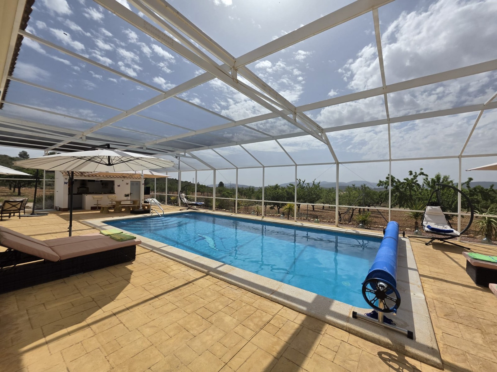 Villa for Sale in Pinoso, Alicante