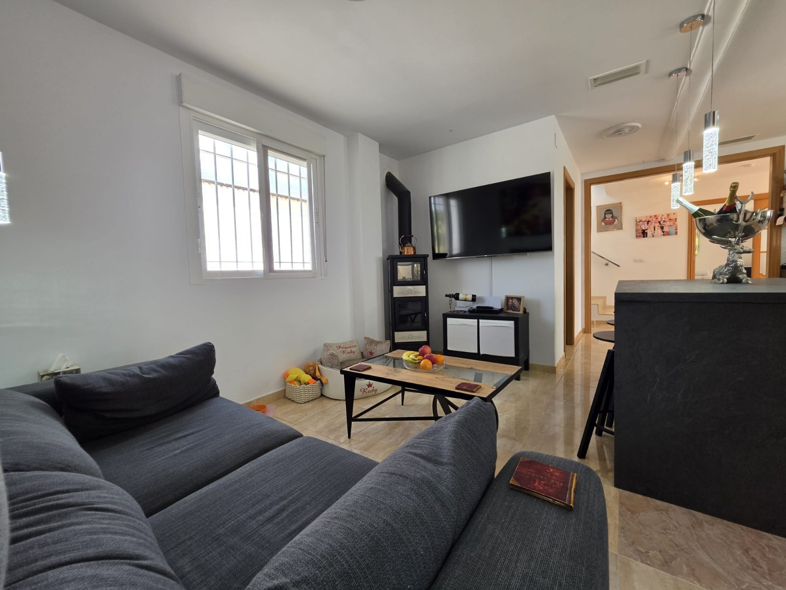 Villa for Sale in Pinoso, Alicante