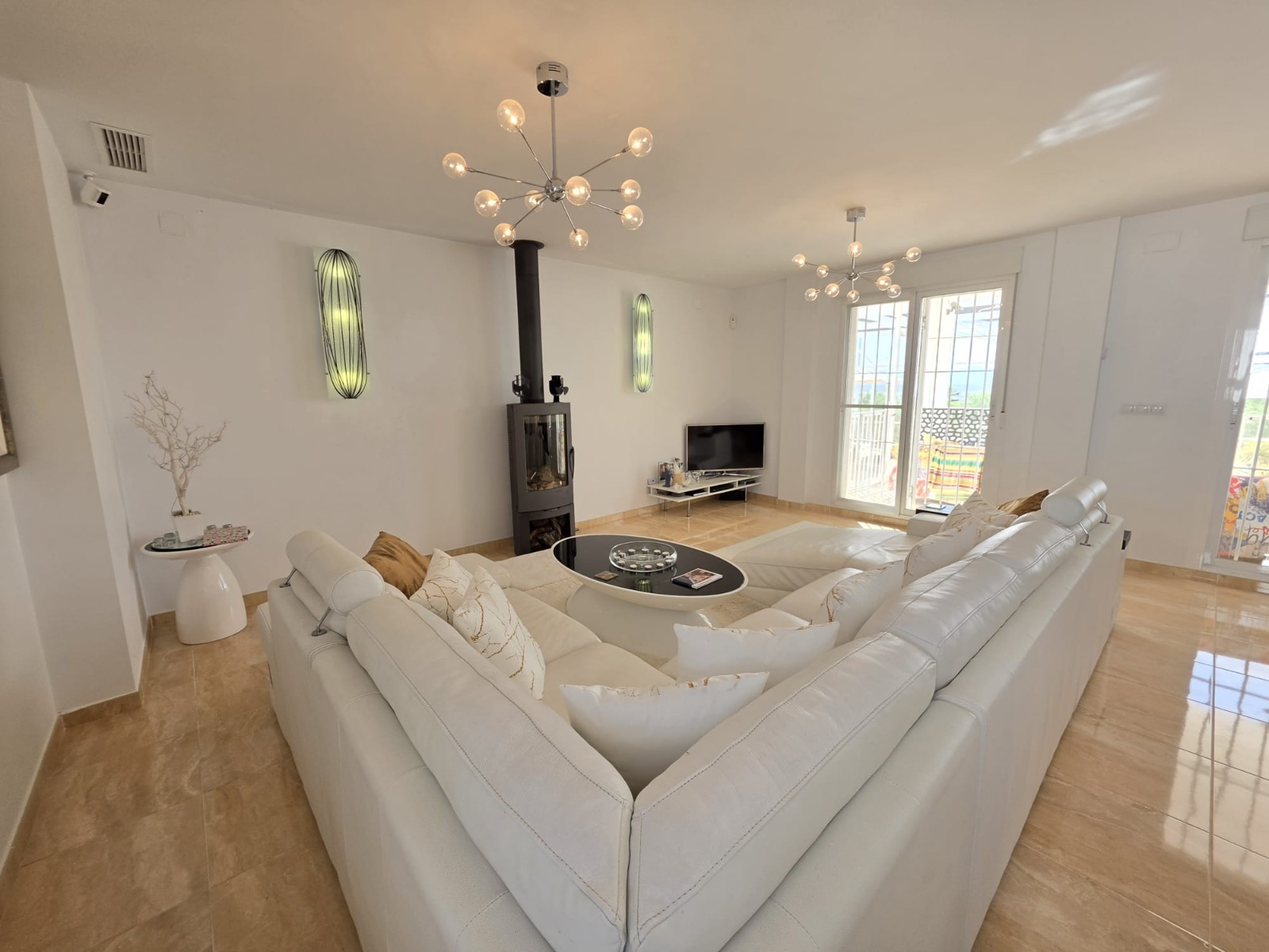 Villa for Sale in Pinoso, Alicante
