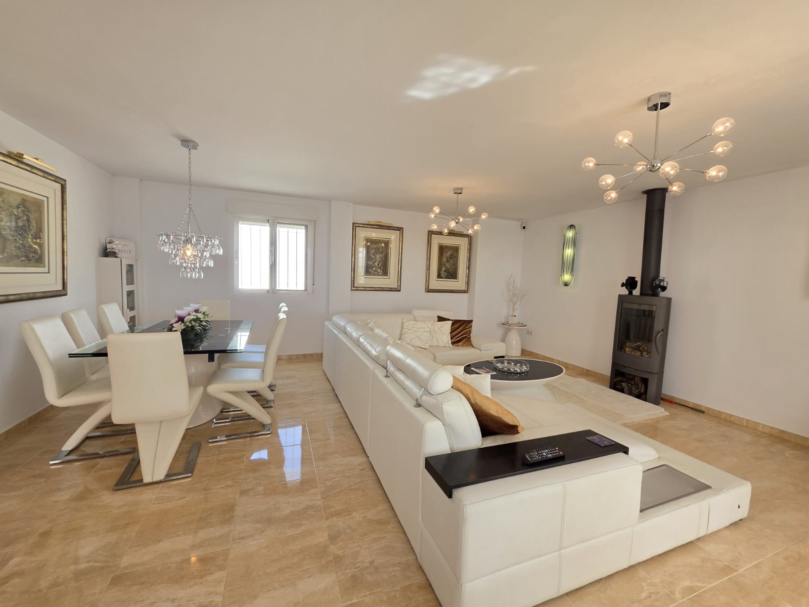 Villa for Sale in Pinoso, Alicante