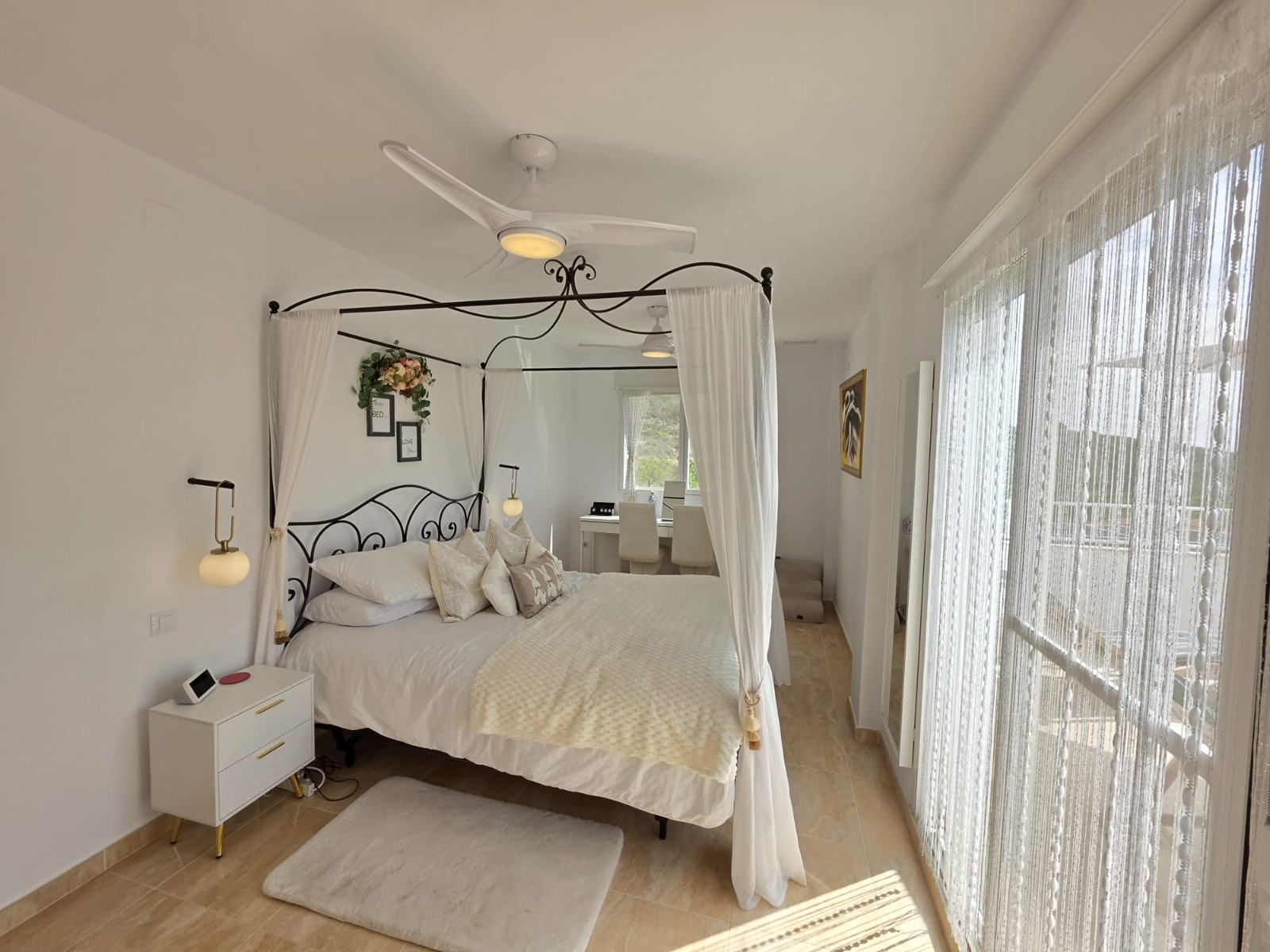 Villa for Sale in Pinoso, Alicante