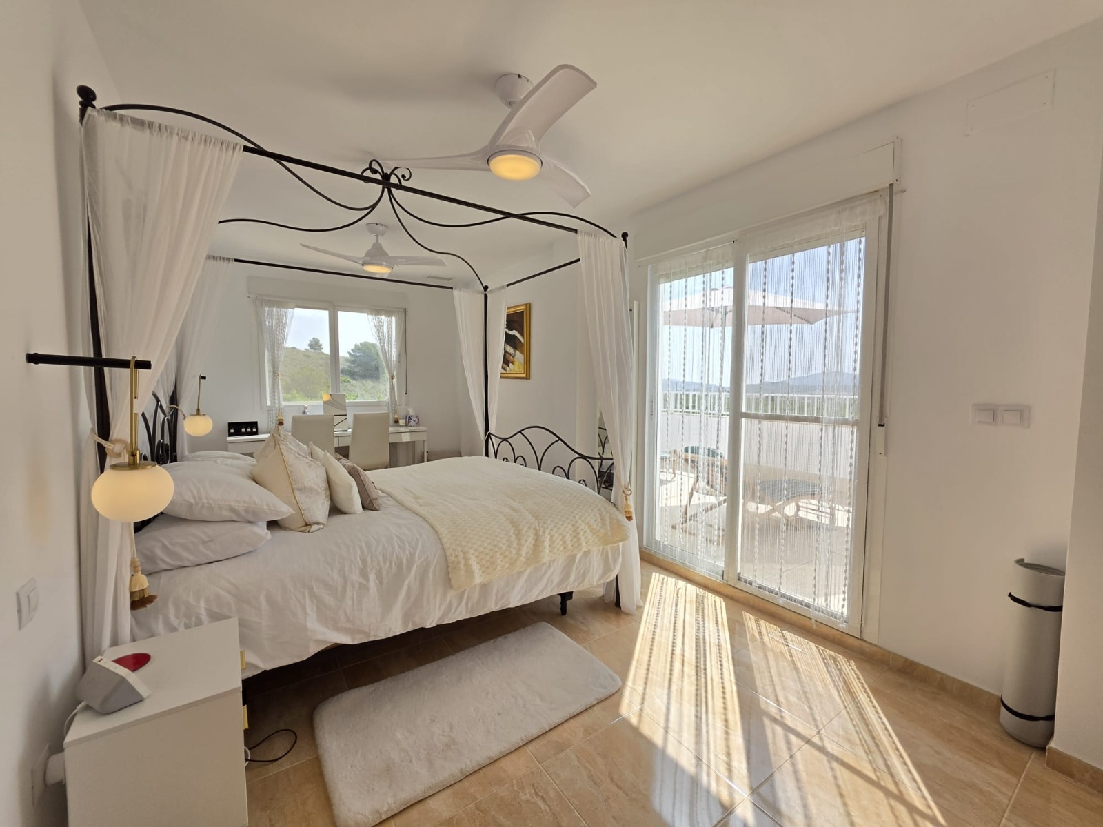 Villa for Sale in Pinoso, Alicante