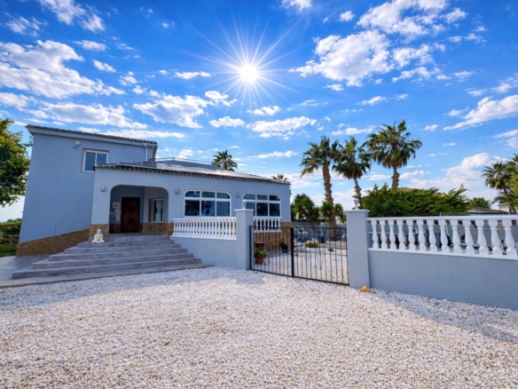 Villa for Sale in Catral, Alicante