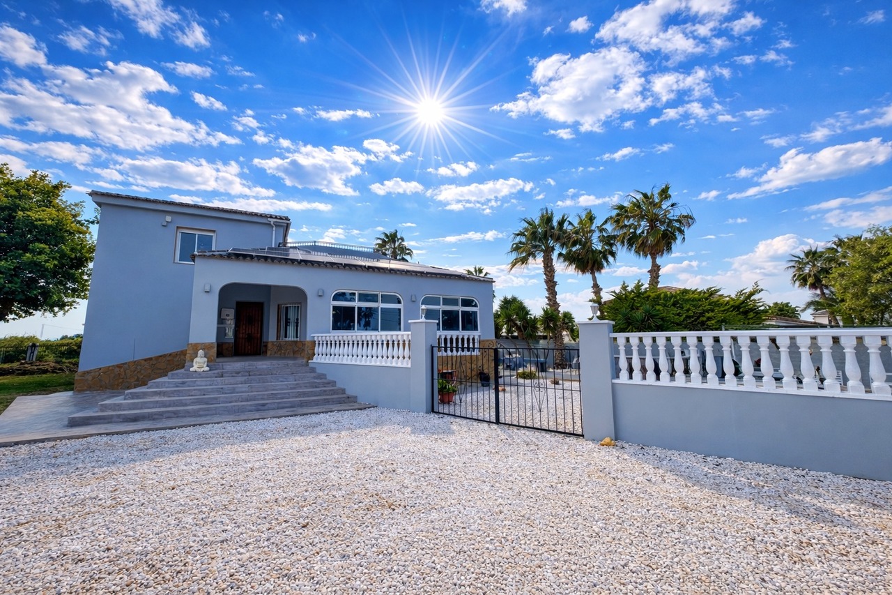 Villa for Sale in Catral, Alicante