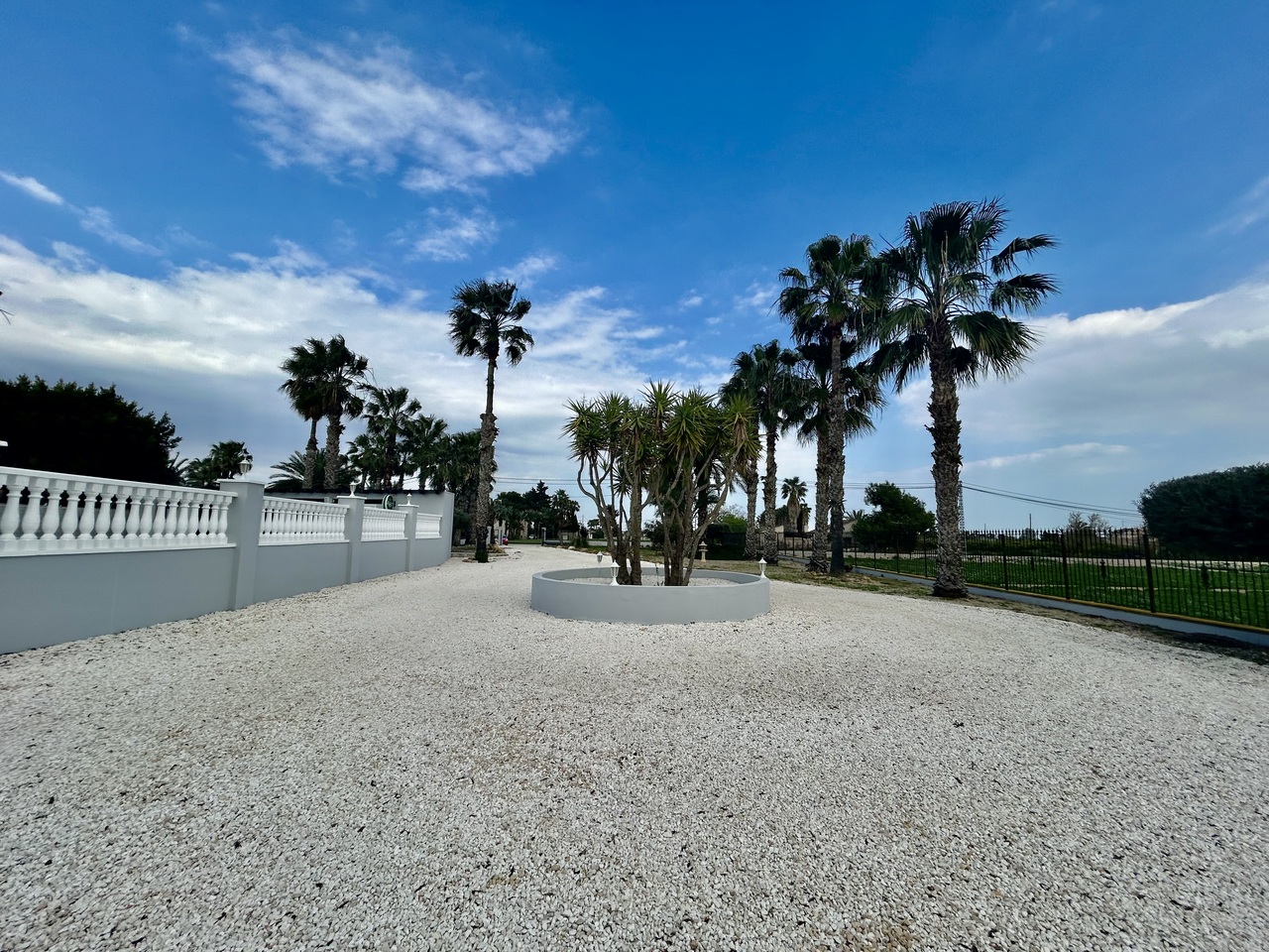 Villa for Sale in Catral, Alicante