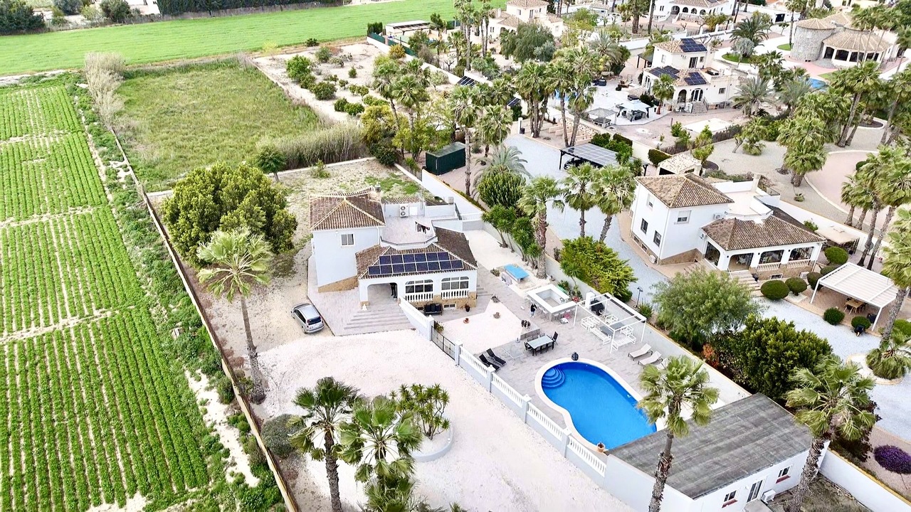 Villa for Sale in Catral, Alicante
