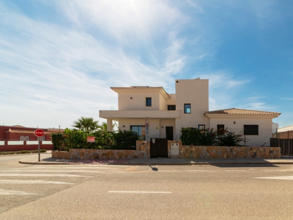 Villa for Sale in Los Montesinos, Alicante