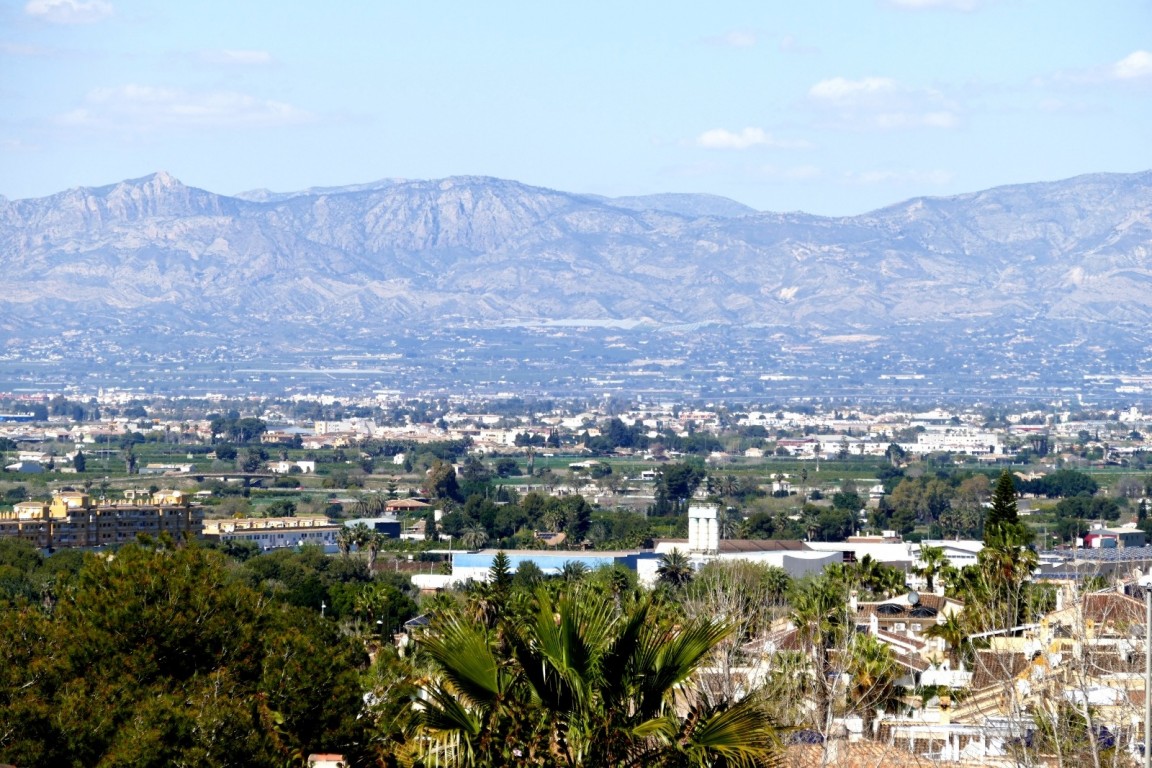 Villa for Sale in Benijofar, Alicante