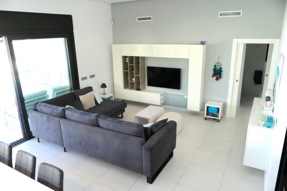 Villa for Sale in Benijofar, Alicante