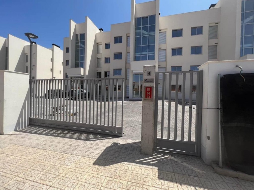 Apartment for Sale in Villamartin, Alicante