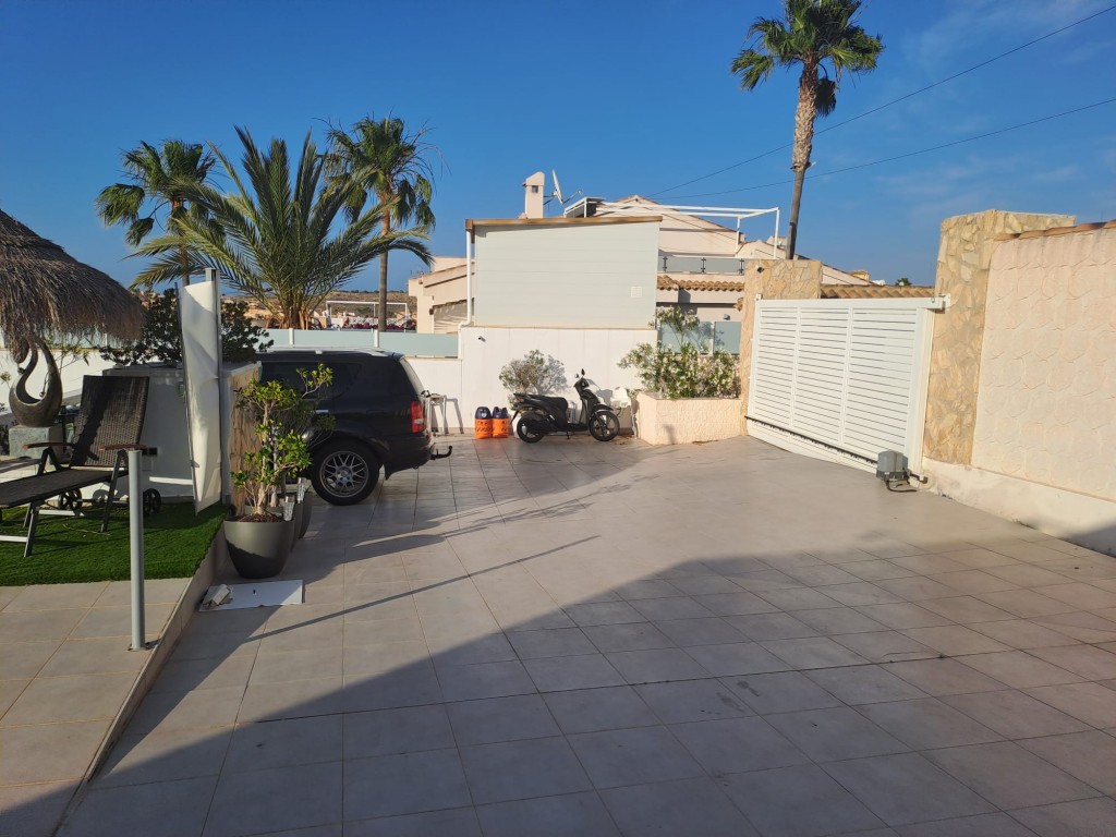 Villa for Sale in Ciudad Quesada, Alicante