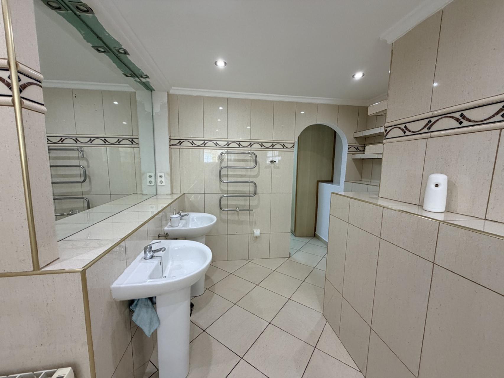 Villa for Sale in Torrevieja, Alicante