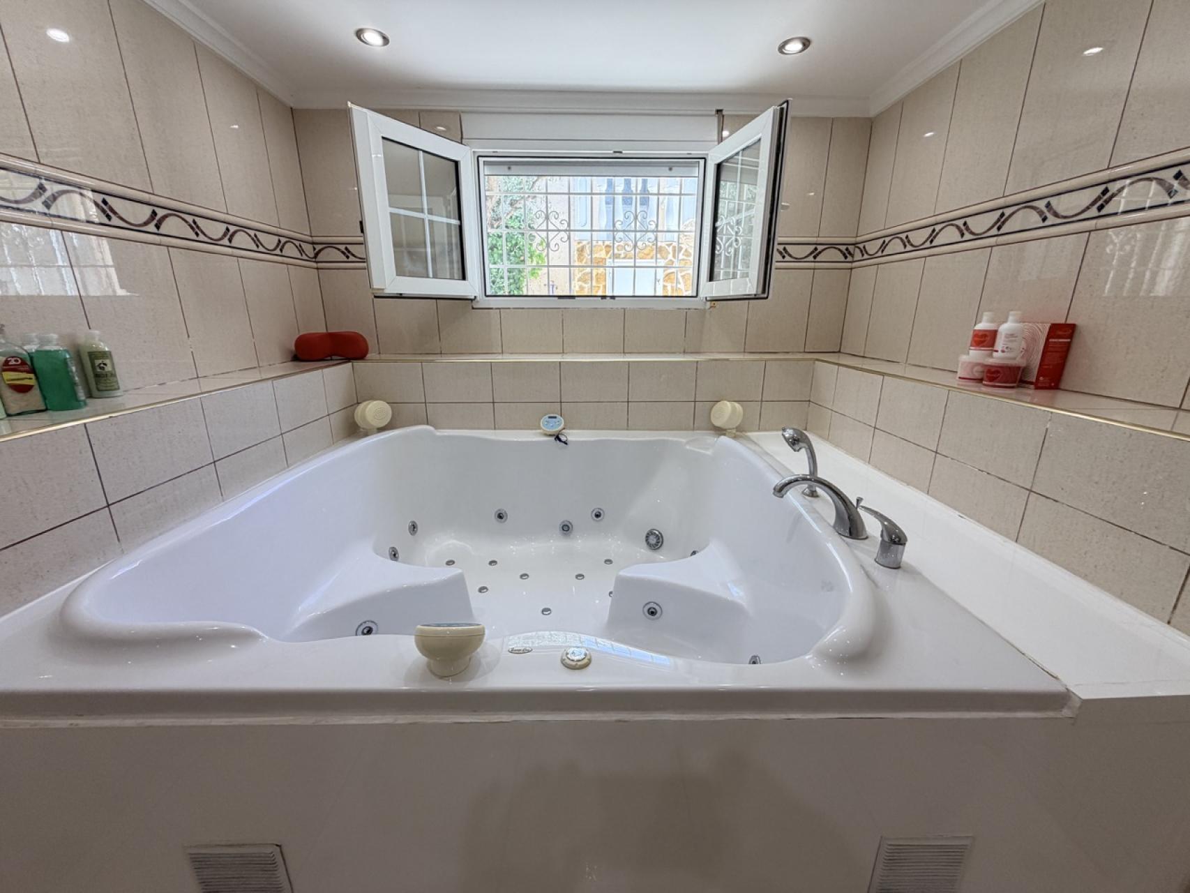 Villa for Sale in Torrevieja, Alicante