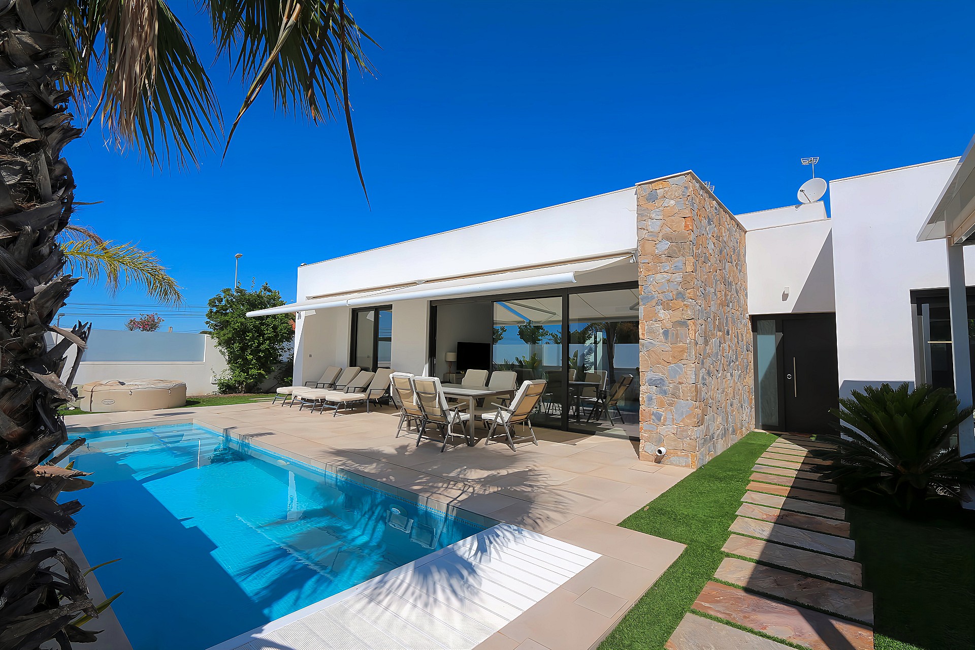g_me45rq8ctryvtojjapw4 Villa for Sale in Pilar de La Horadada, Alicante