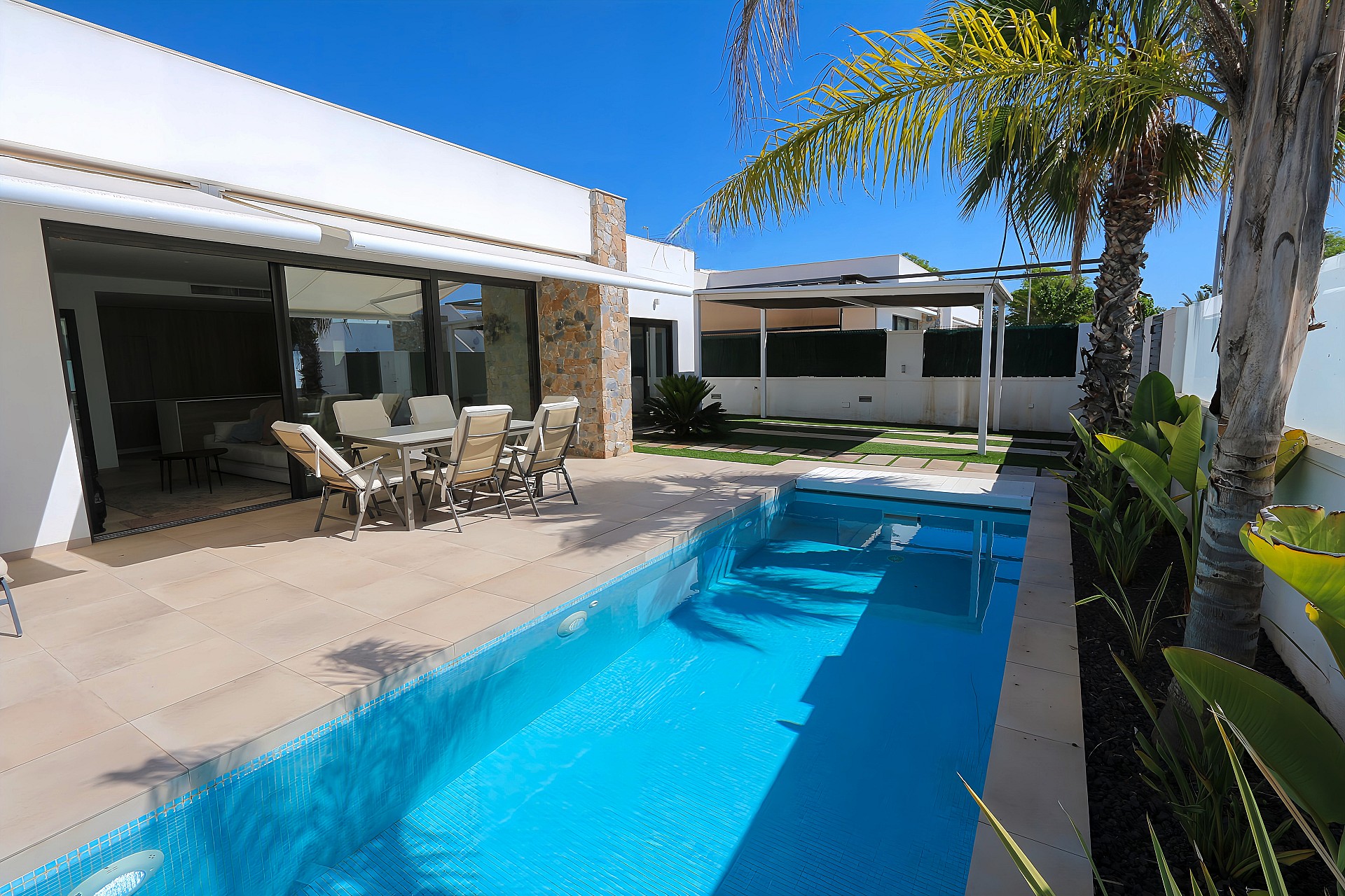 Villa for Sale in Pilar de La Horadada, Alicante