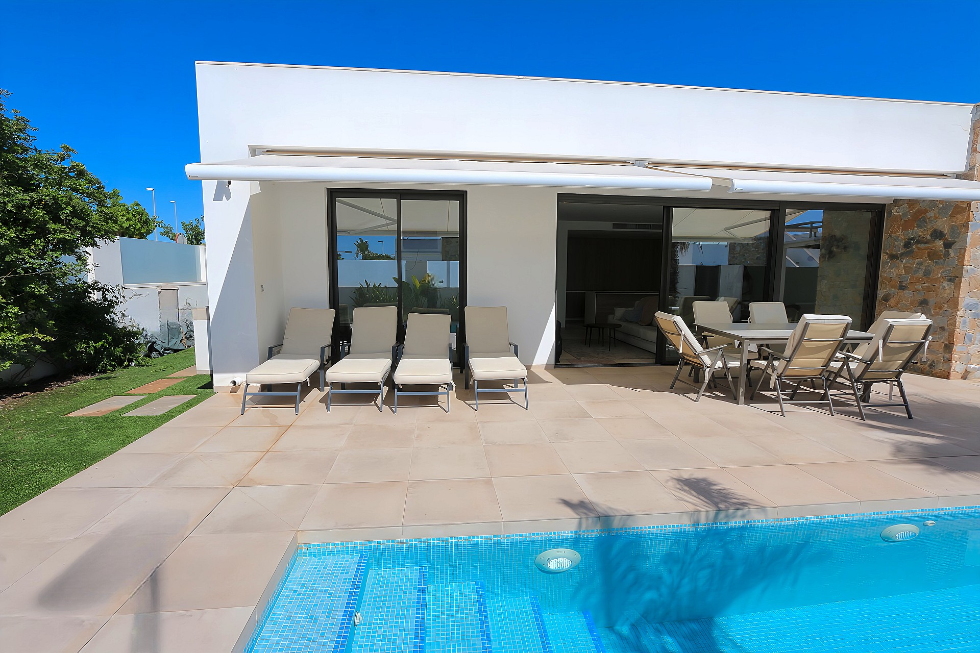 Villa for Sale in Pilar de La Horadada, Alicante