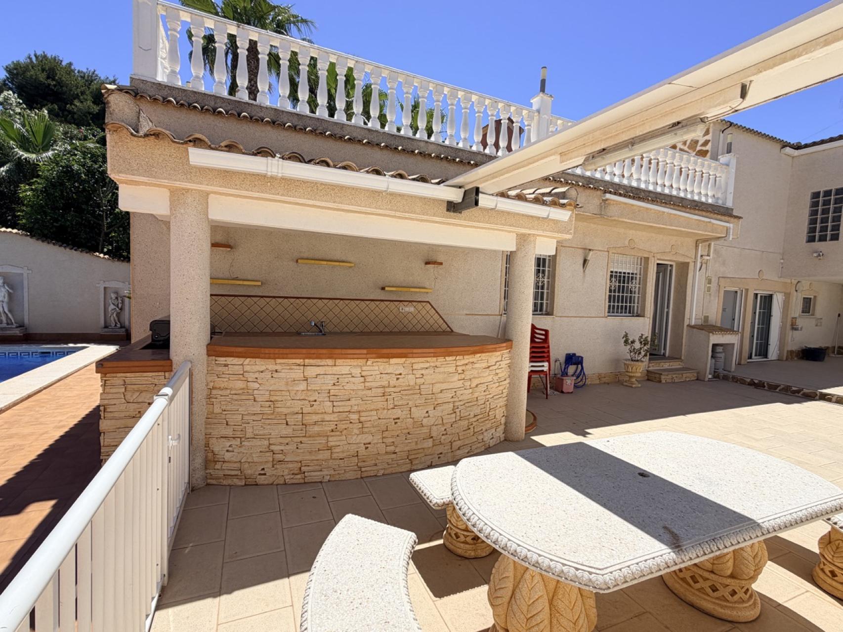 Villa for Sale in Torrevieja, Alicante