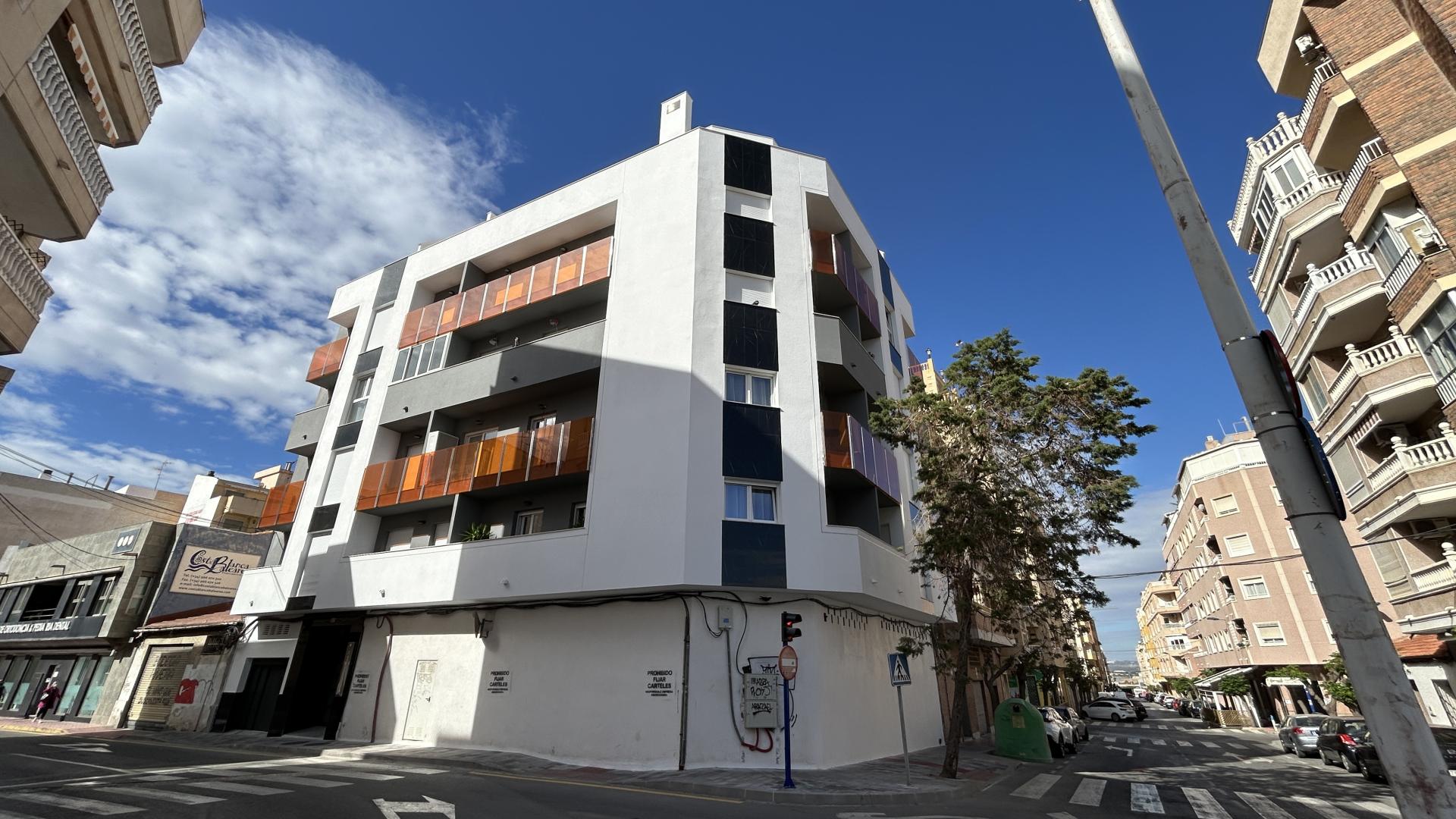g_xpcy6rresfqnskbyg3o5 Commercial for Sale in Torrevieja, Alicante
