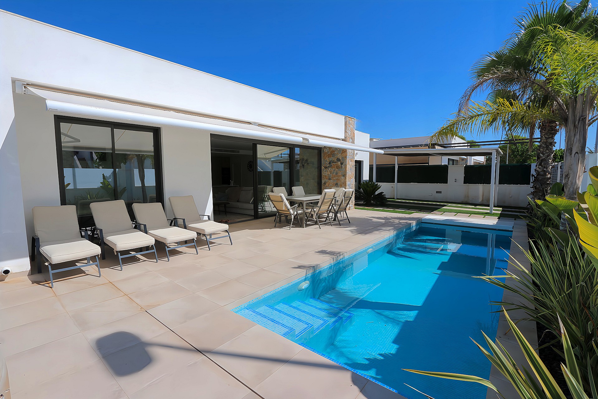 Villa for Sale in Pilar de La Horadada, Alicante