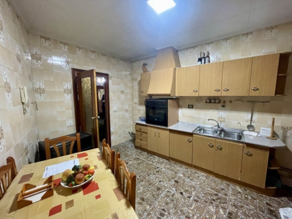 584