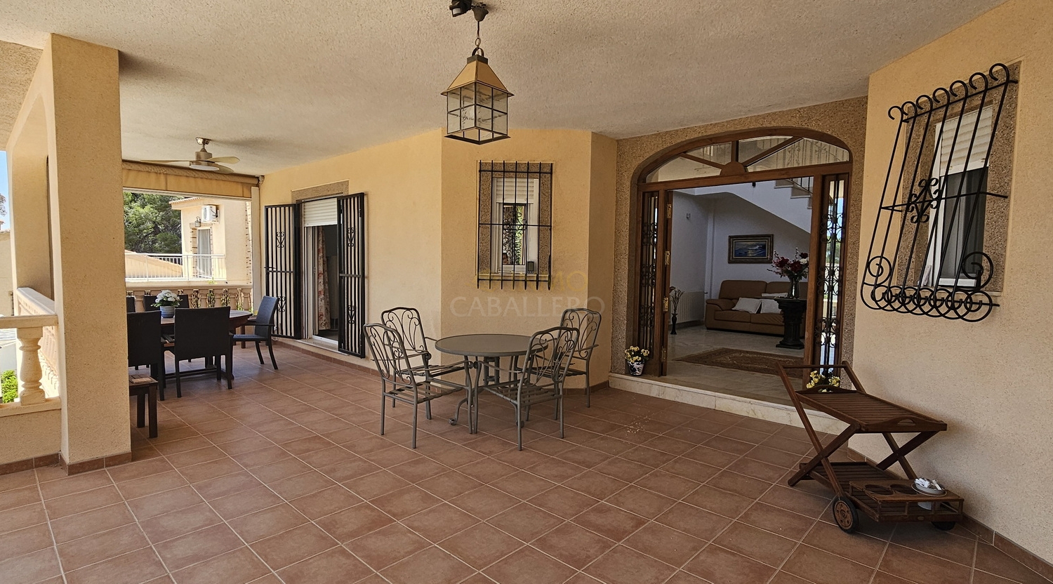 Villa for Sale in Pinar de Campoverde, Alicante