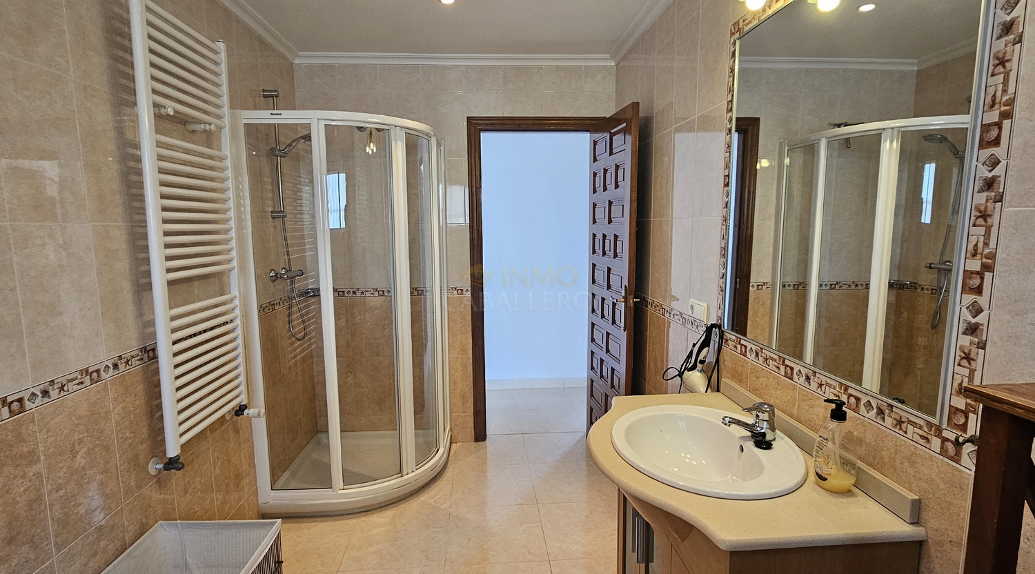 Villa for Sale in Pinar de Campoverde, Alicante