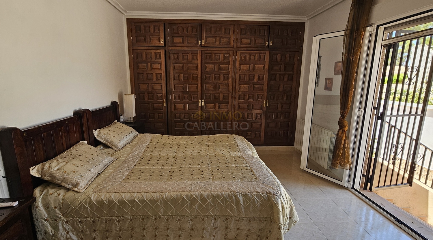 Villa for Sale in Pinar de Campoverde, Alicante