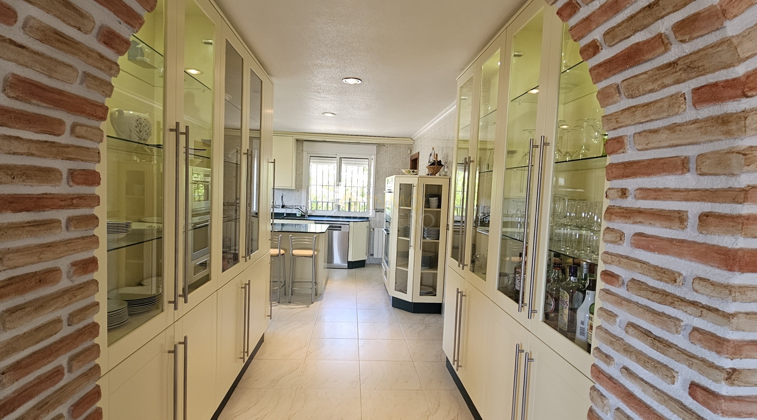 Villa for Sale in Pinar de Campoverde, Alicante