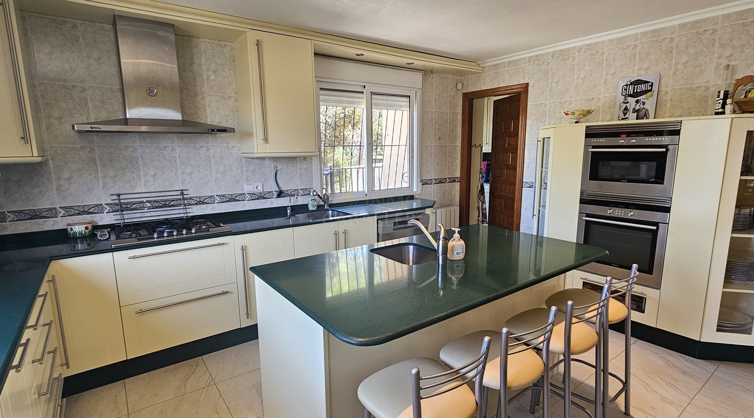 Villa for Sale in Pinar de Campoverde, Alicante