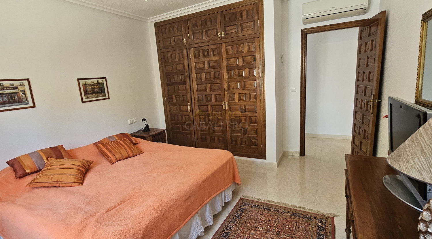 Villa for Sale in Pinar de Campoverde, Alicante