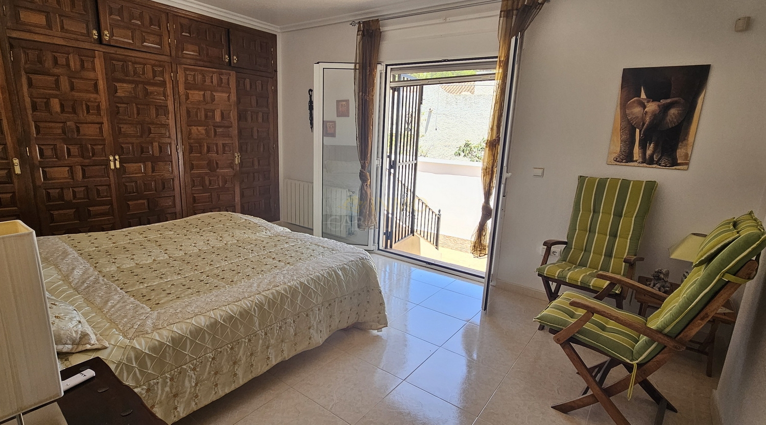 Villa for Sale in Pinar de Campoverde, Alicante