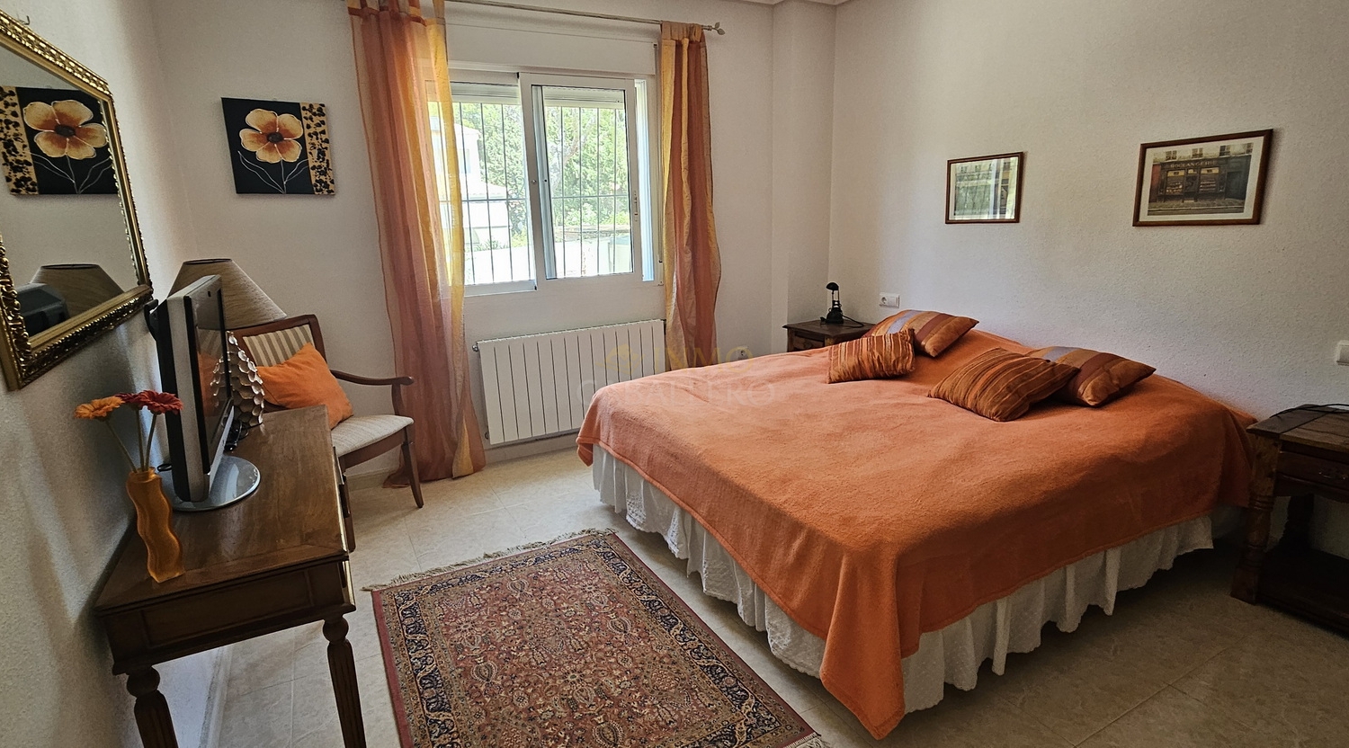 Villa for Sale in Pinar de Campoverde, Alicante