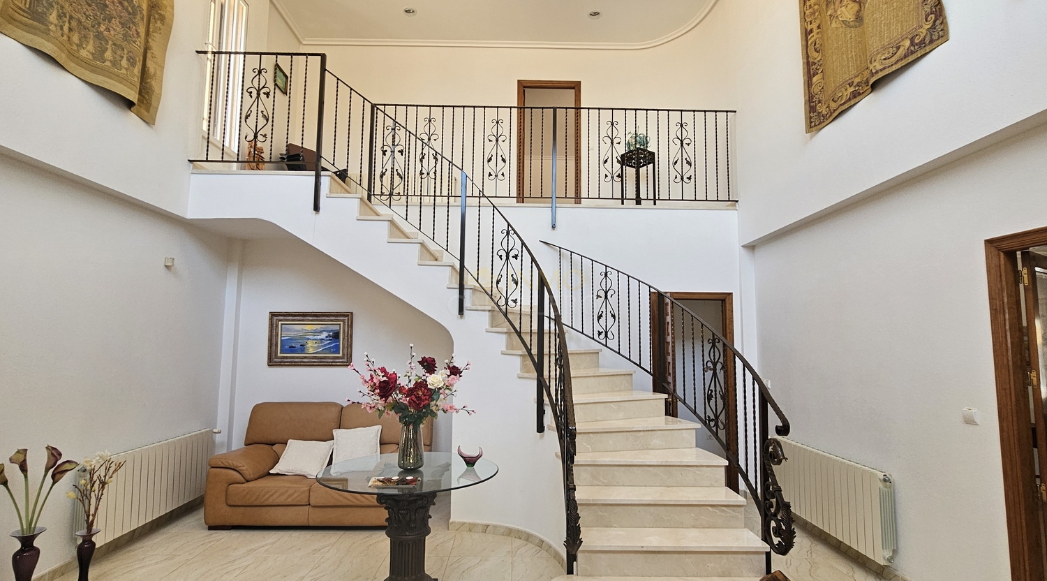 Villa for Sale in Pinar de Campoverde, Alicante