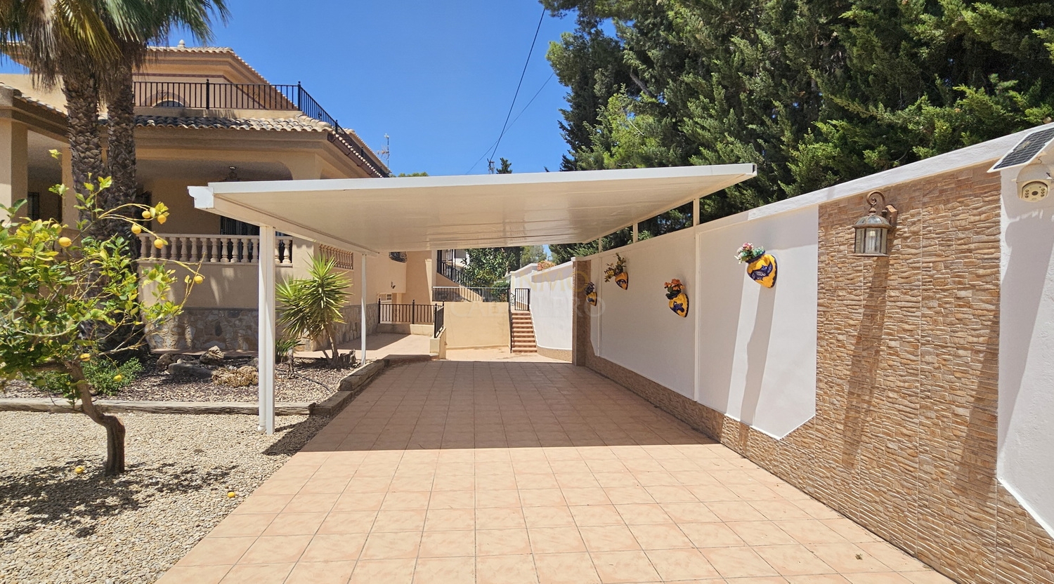 Villa for Sale in Pinar de Campoverde, Alicante