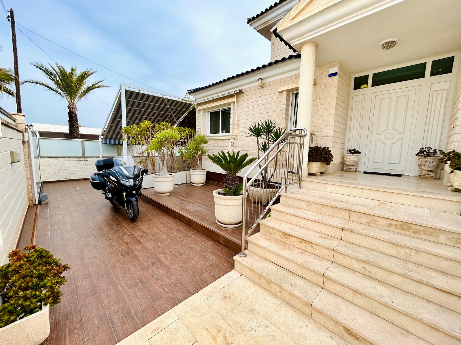 Villa for Sale in Torrevieja, Alicante