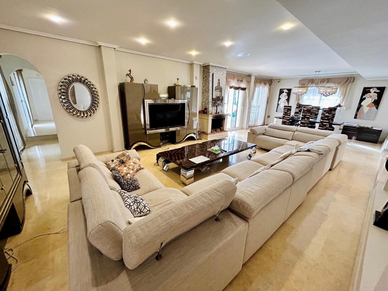 Villa for Sale in Torrevieja, Alicante