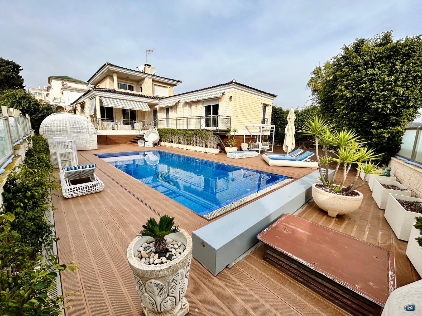 Villa for Sale in Torrevieja, Alicante