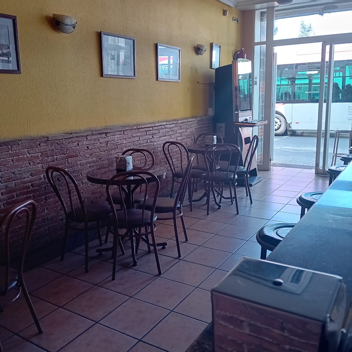Commercial for Sale in Torrevieja, Alicante