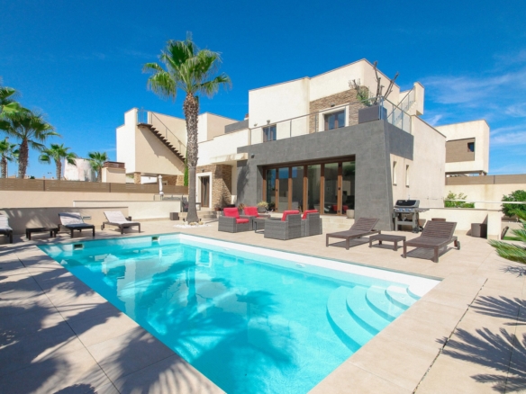 Villa for Sale in Torrevieja, Alicante