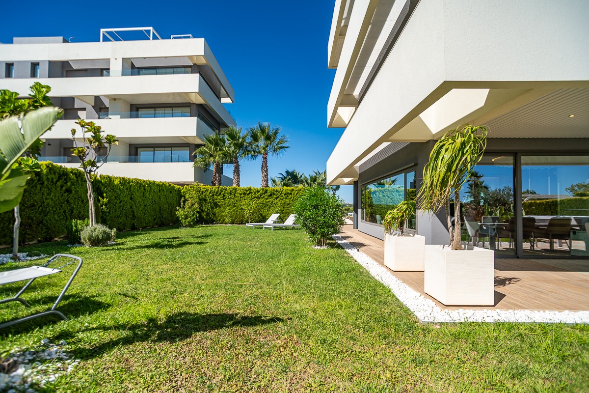 Apartment for Sale in Las Colinas Golf, Alicante