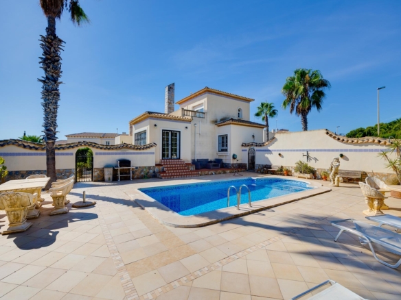 Villa for Sale in Orihuela Costa, Alicante