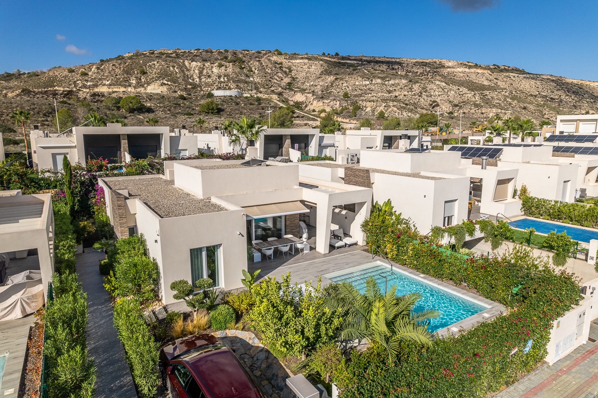 Villa for Sale in Algorfa, Alicante